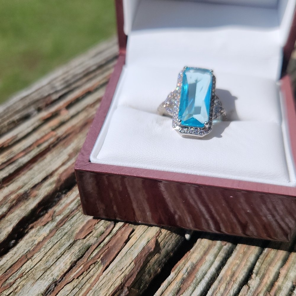 Stimulated aqua marine size 7 ring